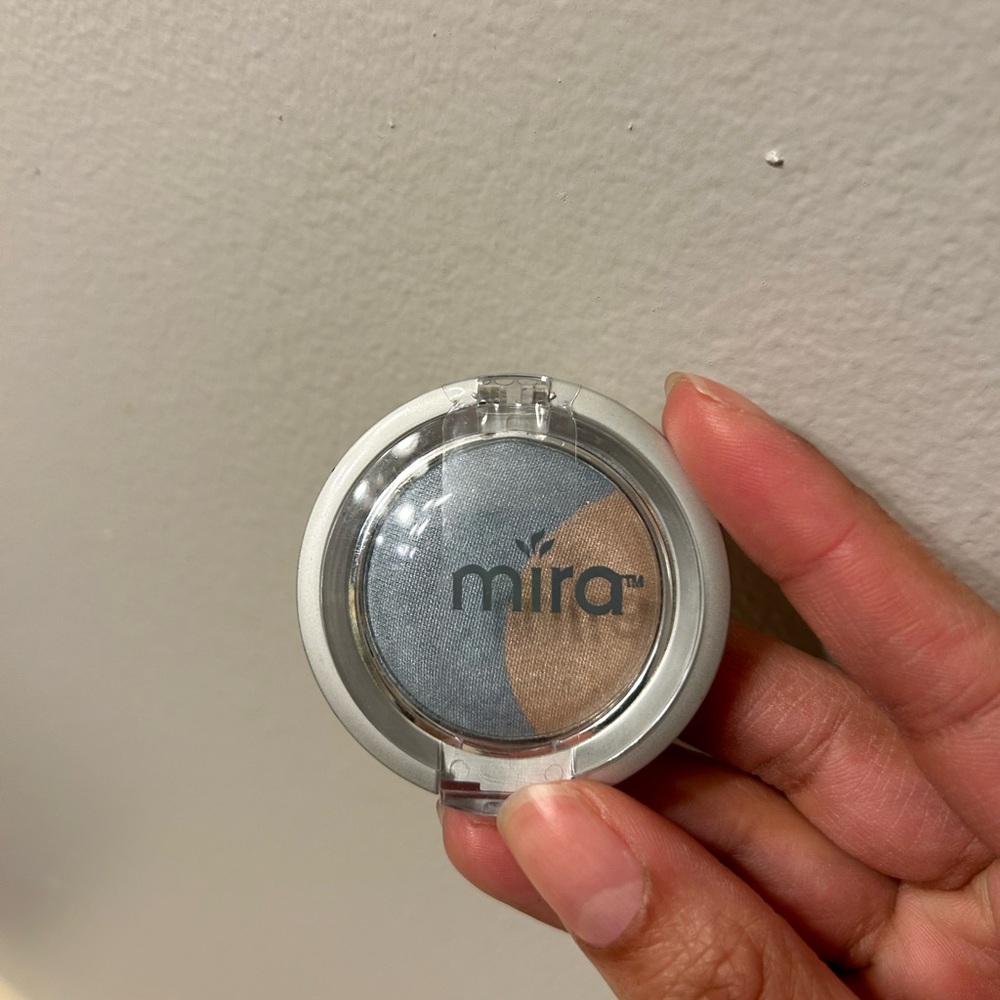 MIRA Color Eclipse Eye Shadow Duo Eye Makeup ~ COY ~ 0.12 oz